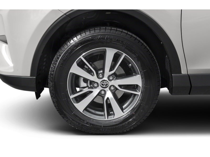 2018 Toyota RAV4 FWD XLE Exterior Shot 4