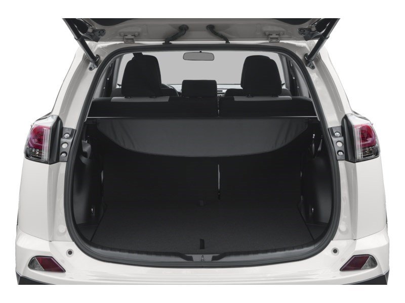 2018 Toyota RAV4 FWD XLE Exterior Shot 3