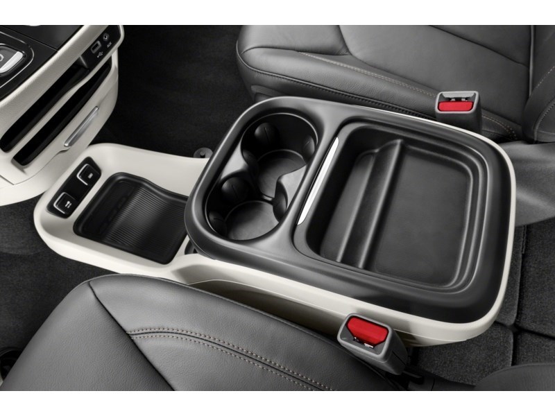 2020 Chrysler Pacifica Limited 35th Anniversary FWD *Ltd Avail* Interior Shot 7