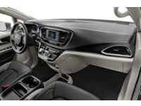 2017 Chrysler Pacifica 4dr Wgn Touring-L Plus Interior Shot 1