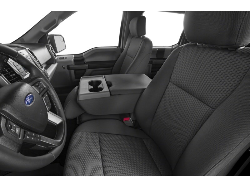 2019 Ford F-150 XLT 4WD SuperCrew 5.5' Box Interior Shot 4