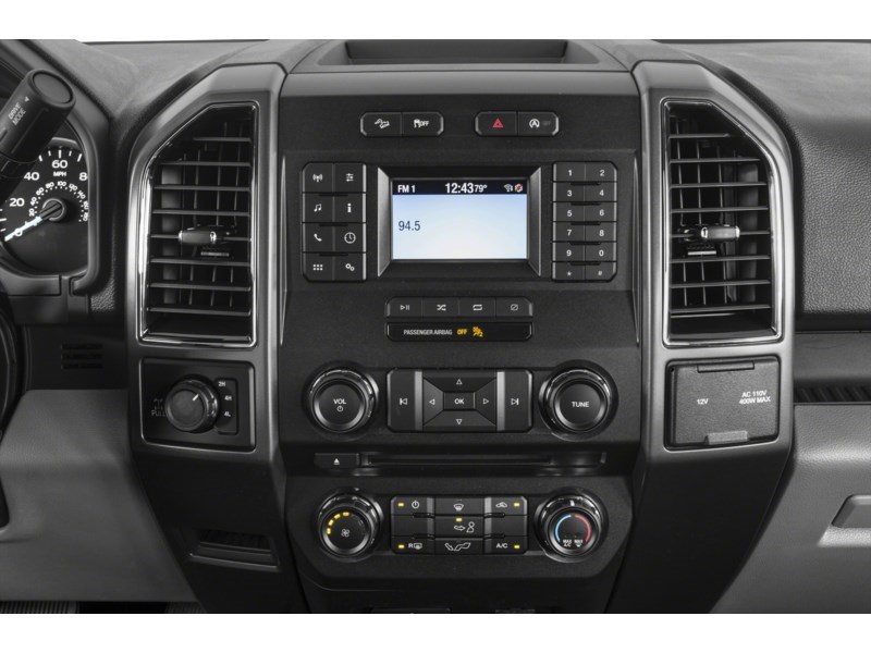 2019 Ford F-150 XLT 4WD SuperCrew 5.5' Box Interior Shot 2