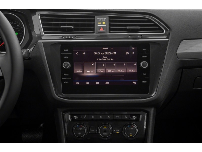 2020 Volkswagen Tiguan Comfortline 4MOTION Interior Shot 2