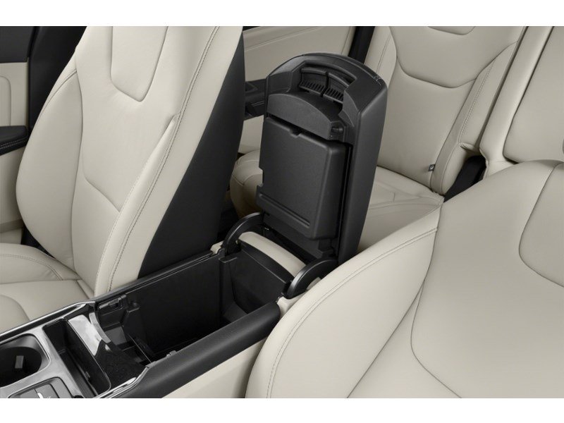 2020 Ford Edge SEL AWD Interior Shot 7