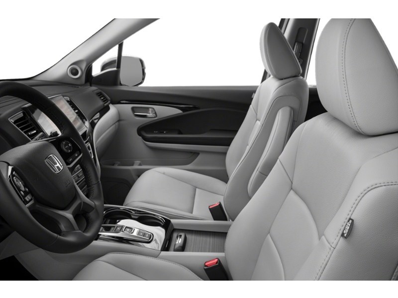 2019 Honda Pilot Touring 8-Passenger AWD Interior Shot 4