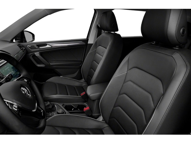 2021 Volkswagen Tiguan Highline 4MOTION Interior Shot 4
