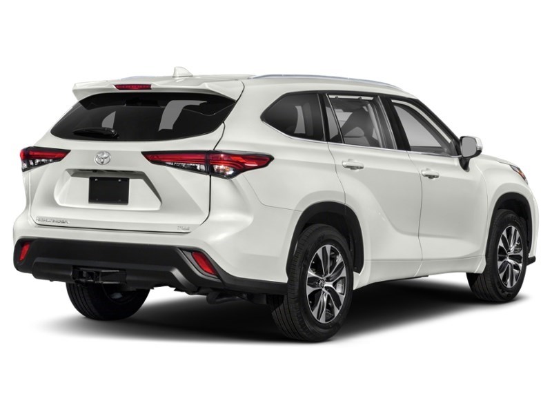 2022 Toyota Highlander XLE AWD Exterior Shot 2