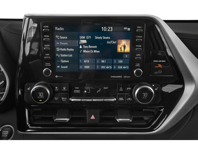 2020 Toyota Highlander XLE AWD Interior Shot 2