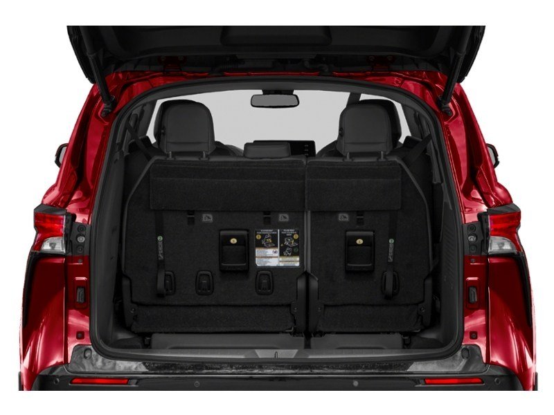 2026 Toyota Sienna Limited 7-Passenger AWD Platinum Exterior Shot 4