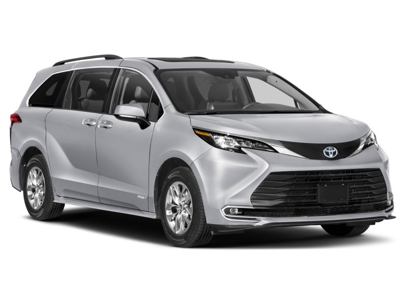 2024 Toyota Sienna XLE 8-Passenger FWD Exterior Shot 8