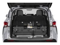 2024 Toyota Sienna XLE 8-Passenger FWD Exterior Shot 4