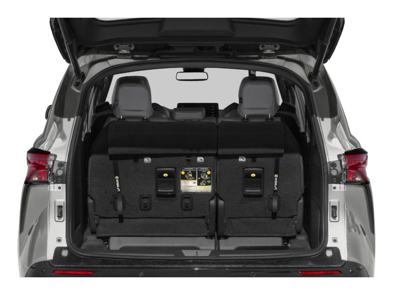 2026 Toyota Sienna XSE 7-Passenger FWD Exterior Shot 4