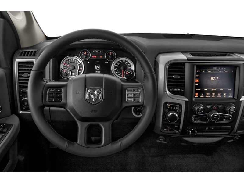 2022 RAM 1500 Classic SLT 4x4 Crew Cab 5'7