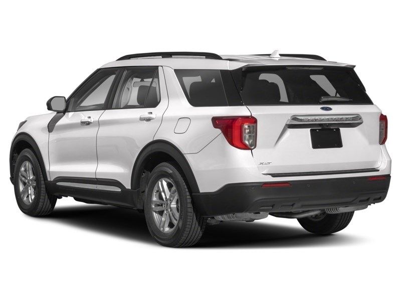 2023 Ford Explorer XLT 4WD Exterior Shot 9
