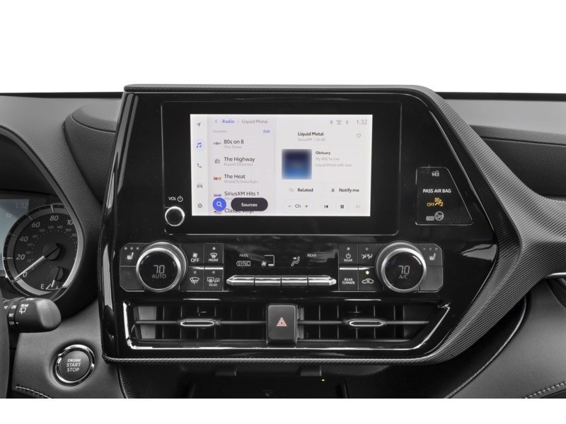 2023 Toyota Highlander XSE AWD Interior Shot 2