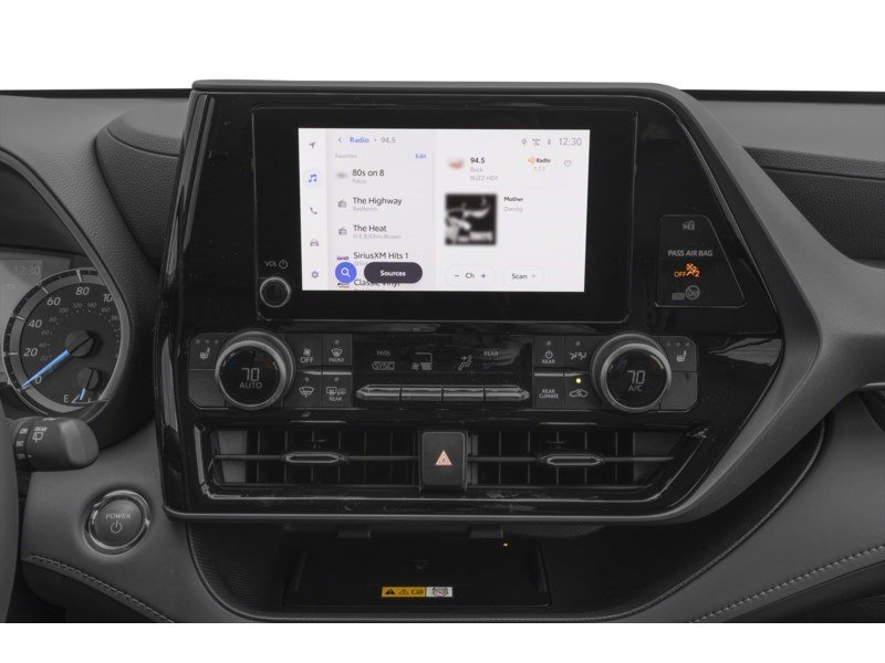 2026 Toyota Highlander Hybrid Hybrid XLE AWD Interior Shot 2