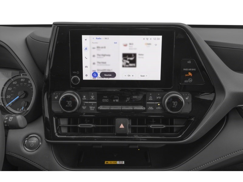 2026 Toyota Highlander Hybrid Hybrid XLE AWD Interior Shot 8