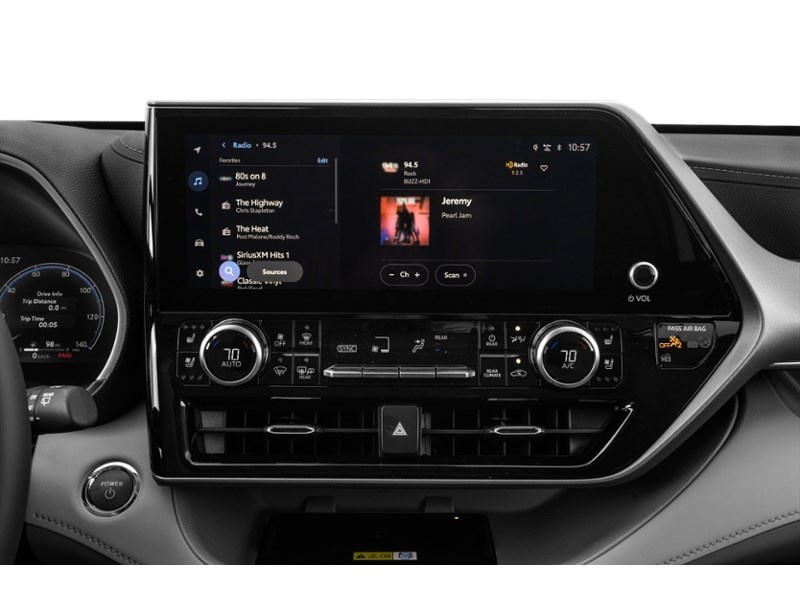 2026 Toyota Highlander Hybrid Hybrid Limited AWD Interior Shot 2