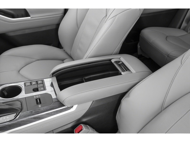 2026 Toyota Highlander Hybrid Hybrid Limited AWD Interior Shot 7