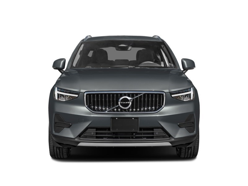 2025 Volvo XC40 B5 AWD Ultra Dark Theme Exterior Shot 5