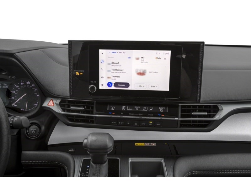 2026 Toyota Sienna LE 8-Passenger FWD Interior Shot 2