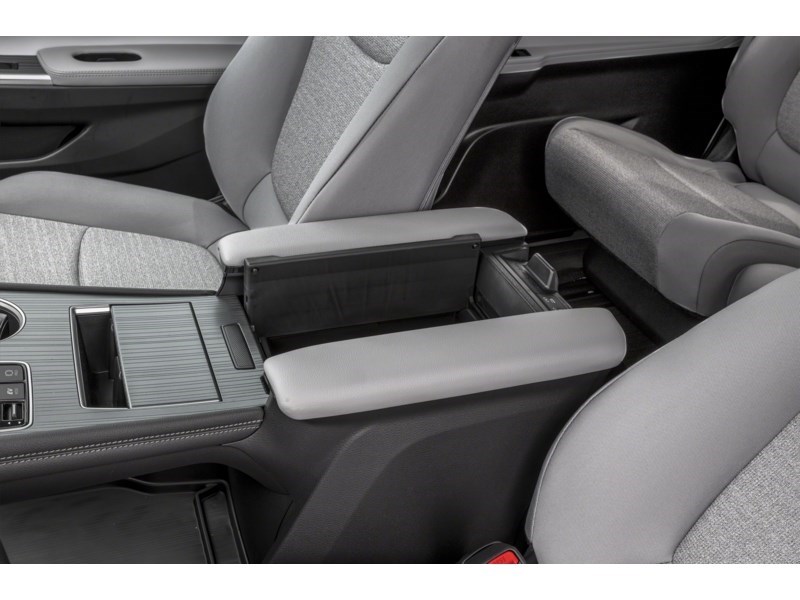 2026 Toyota Sienna LE 8-Passenger FWD Interior Shot 7