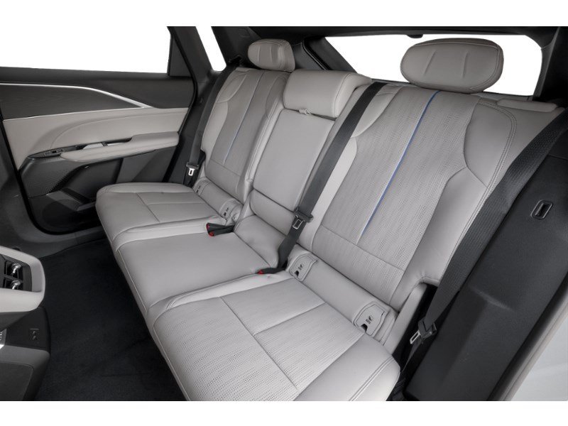 2026 Cadillac LYRIQ 4dr Signature Sport Interior Shot 5