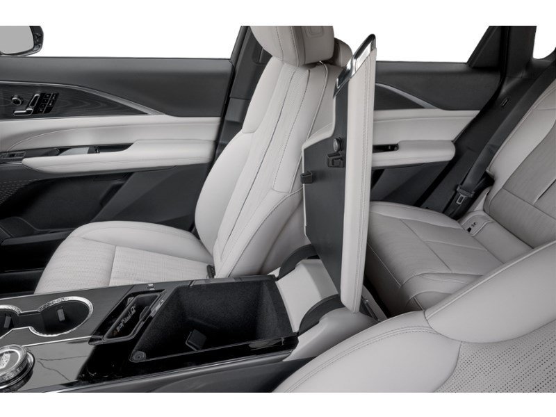 2026 Cadillac LYRIQ 4dr Signature Sport Interior Shot 7