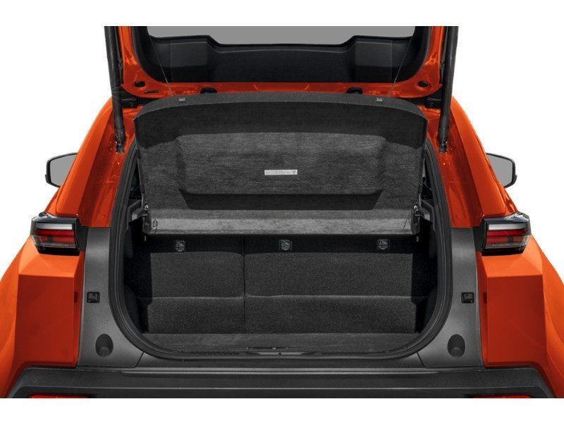 2026 Toyota C-HR SE FWD Exterior Shot 4