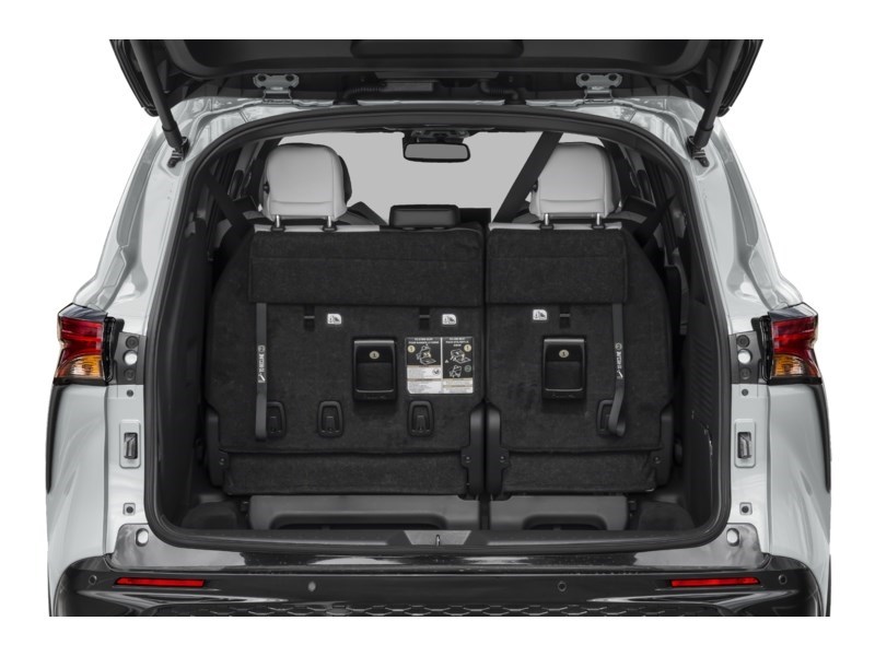 2026 Toyota Sienna XSE 7-Passenger AWD Exterior Shot 4