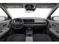 2027 Kia Seltos LX FWD Interior Shot 6