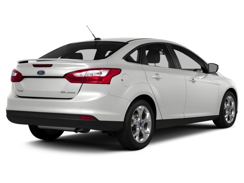 2014 Ford Focus 4dr Sdn SE Oxford White  Shot 42