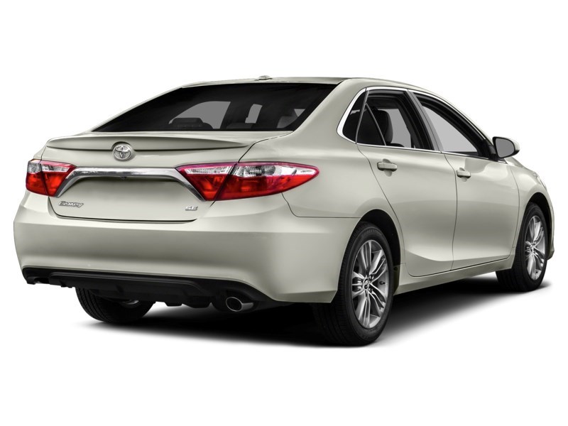 2017 Toyota Camry 4dr Sdn I4 Auto SE Blizzard Pearl  Shot 2