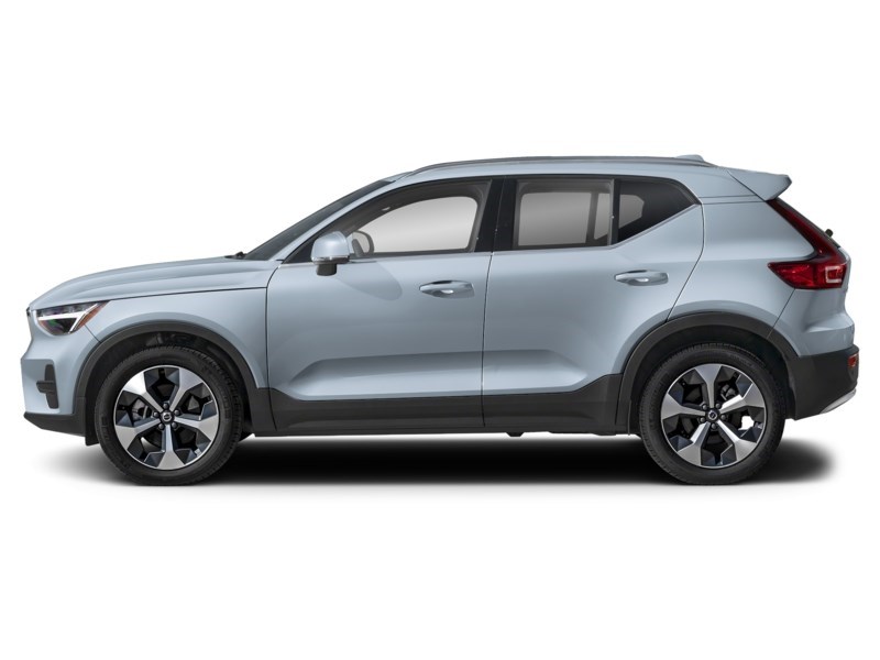 2025 Volvo XC40 B5 AWD Ultra Dark Theme