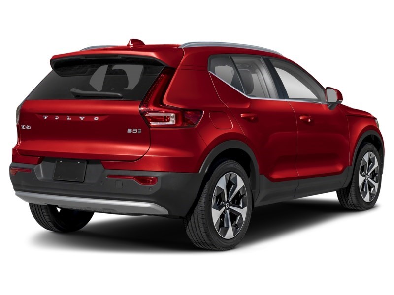 2025 Volvo XC40 B5 AWD Ultra Dark Theme