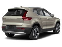 2025 Volvo XC40 B5 AWD Ultra Dark Theme