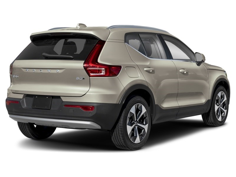 2025 Volvo XC40 B5 AWD Ultra Dark Theme